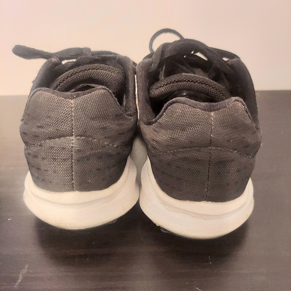 Nike Downshifter 8 Running Shoes Sneakers Black size 5.5 - Picture 4 of 9